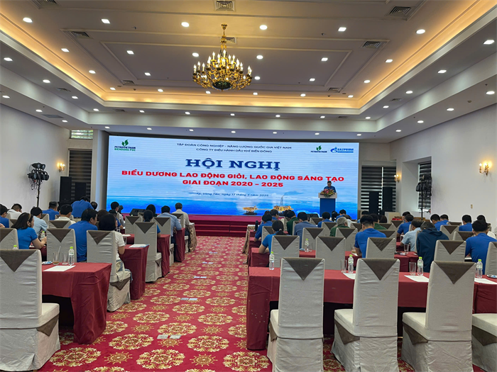 PHÒNG BALLROOM – KHÔNG GIAN ĐẲNG CẤP CHO SỰ KIỆN HOÀN HẢO